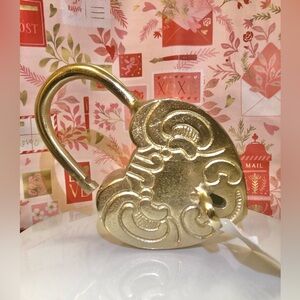 Metal Gold Heart Lock and Key Valentines Decor